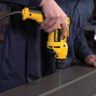 Дриль DeWalt 550Вт 0-2800об/хв 7.9Нм патрон 10мм 1.34кг