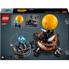Конструктор LEGO Technic Земля та Місяць на орбіті