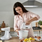 Kenwood Міксер стаціонарний, 450Вт, насадки -2+блендер, вінчик, чаша -пластик, 3.4л , білий Kenwood Міксер стаціонарний, 450Вт, насадки -2+блендер, вінчик, чаша -пластик, 3.4л , білий